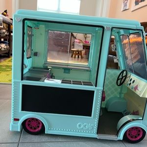 OGs ice cream truck  ,  nothing is missing, just one sticker is ripped